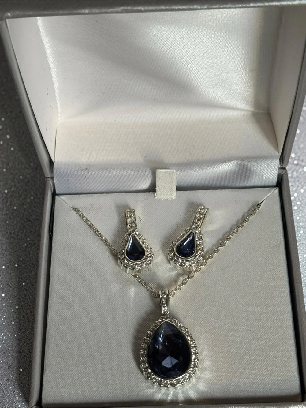 Elegant Teardrop Blue Crystal Necklace & Earring Set - Silver